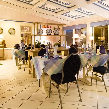 Отель Restaurant De La 3*